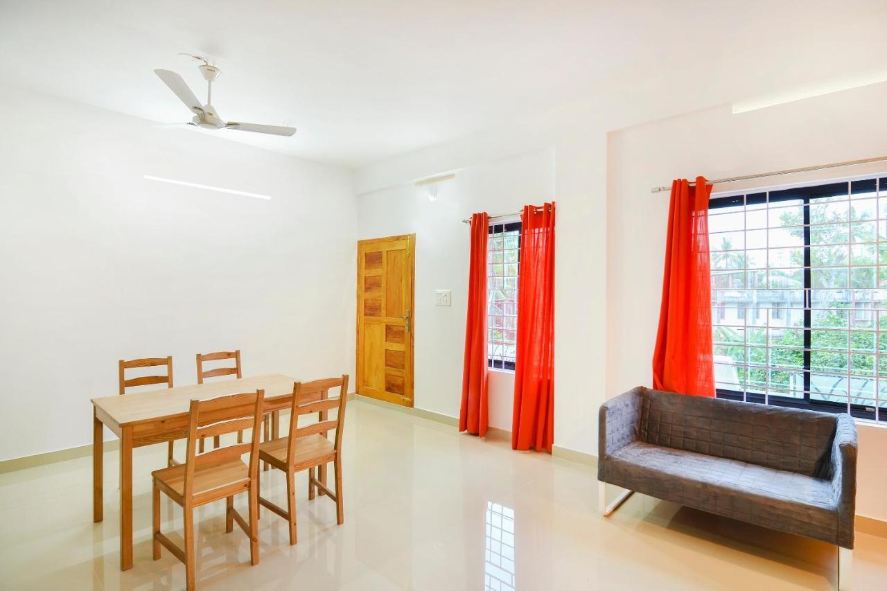 Oyo Home 81801 Akash Villa Trippapur Dış mekan fotoğraf