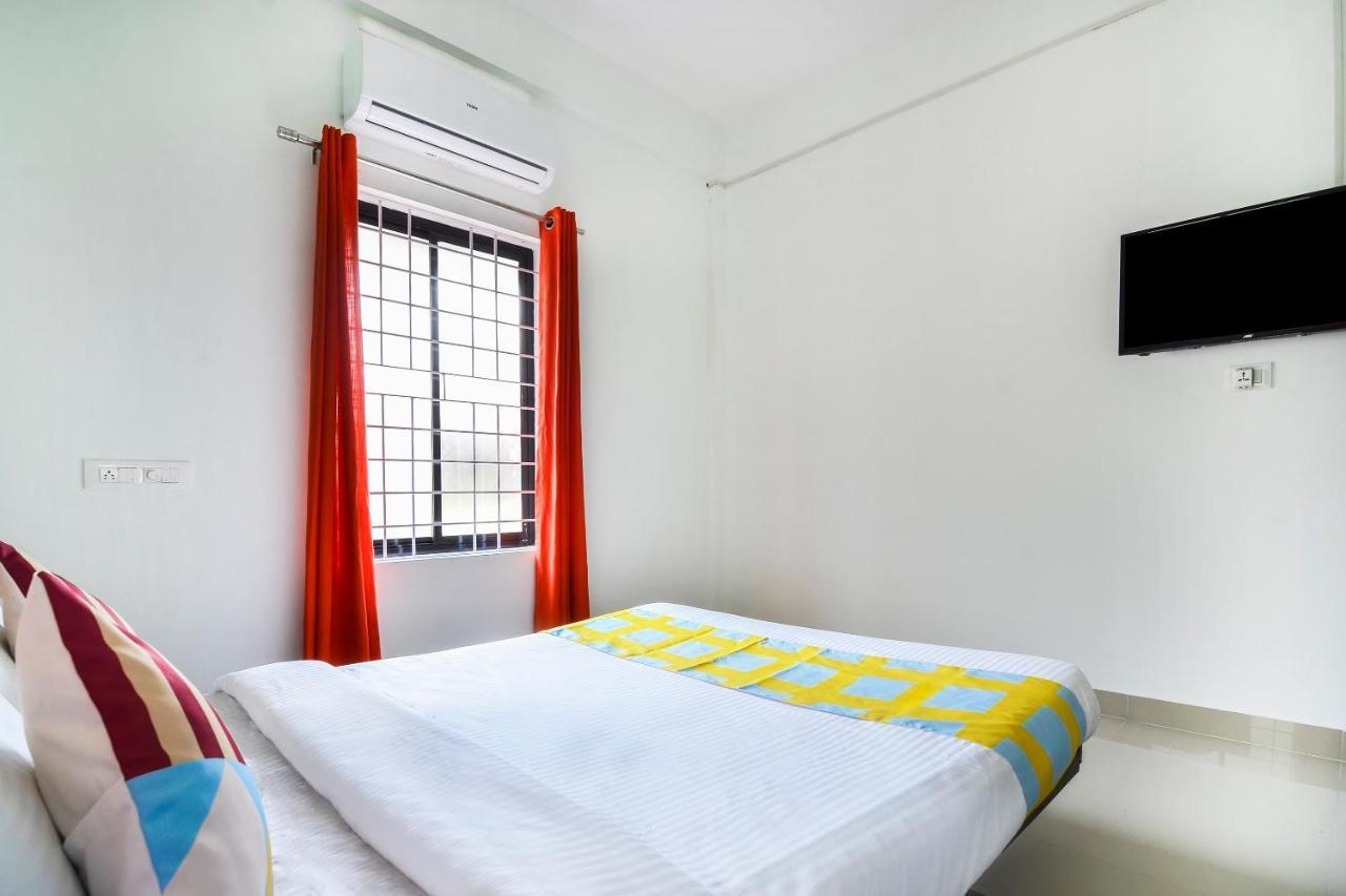 Oyo Home 81801 Akash Villa Trippapur Dış mekan fotoğraf